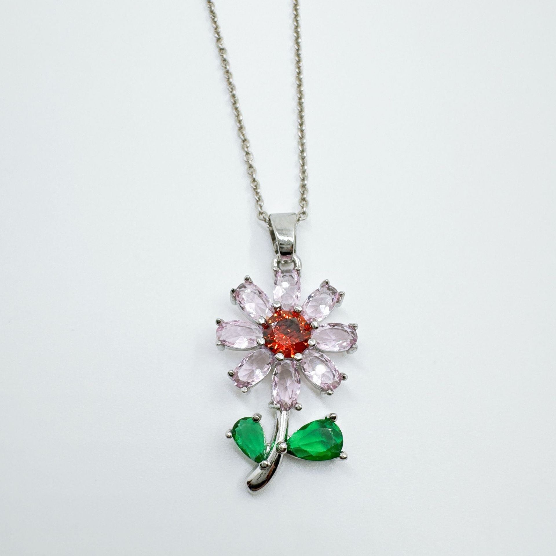 Wholesale Gold Plated Copper Zircon Necklace Sweet Cool Flower Pendant Boutique Resale
