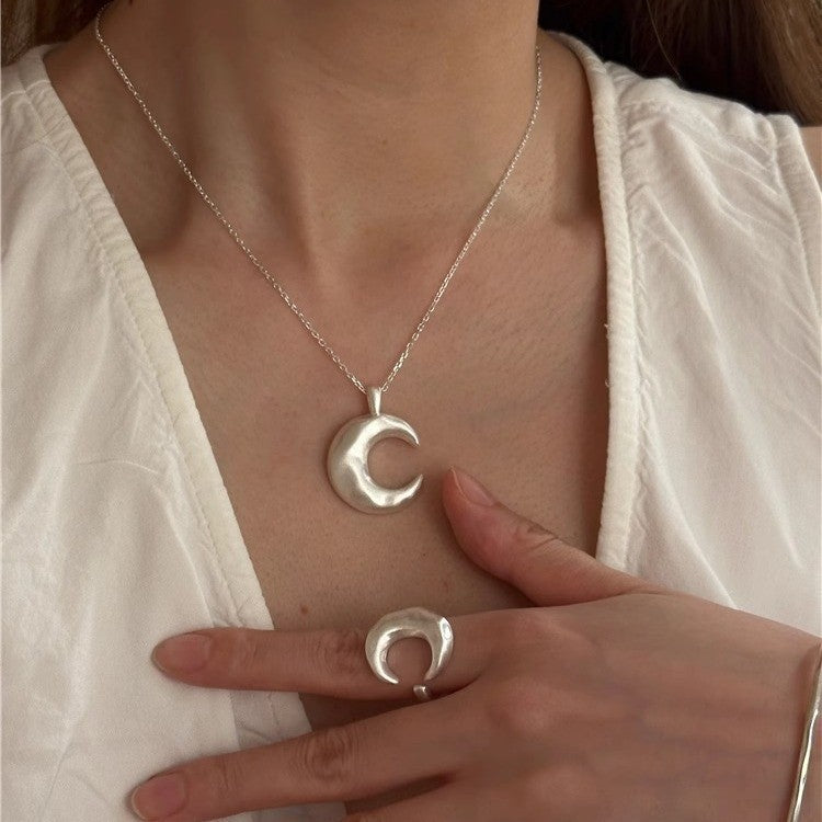 Wholesale  Frosted Fashionable Atmosphere Moon Pendant Necklace