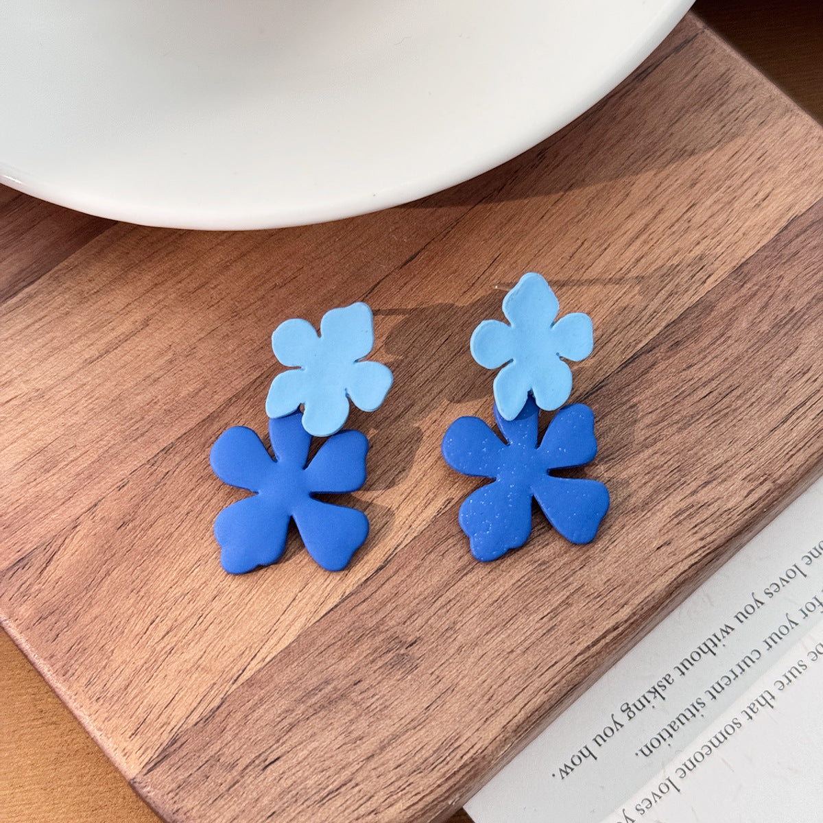 Wholesale Blue flower earrings light luxury earrings
