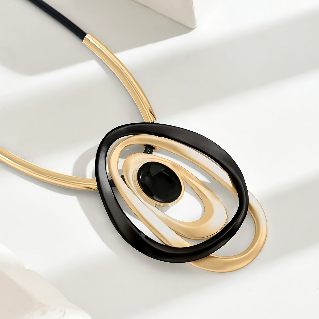 Wholesale geometric pendant necklace