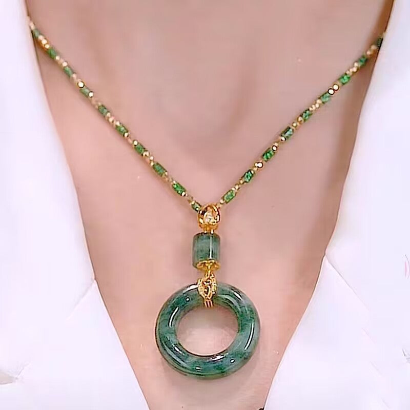 Wholesale Retro Gradient Green Peace Buckle Pendant Necklace Clavicle Chain Choker Necklace ACC-NE-Huzhe001