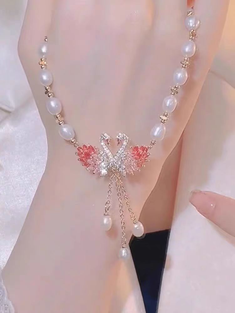 Wholesale Light Luxury Pearl Necklaces