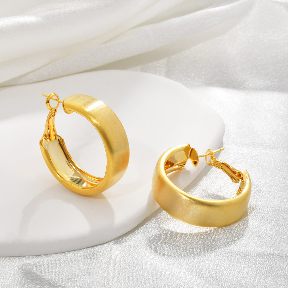 Wholesale Exaggerated Large Earrings  Ear Jewelry