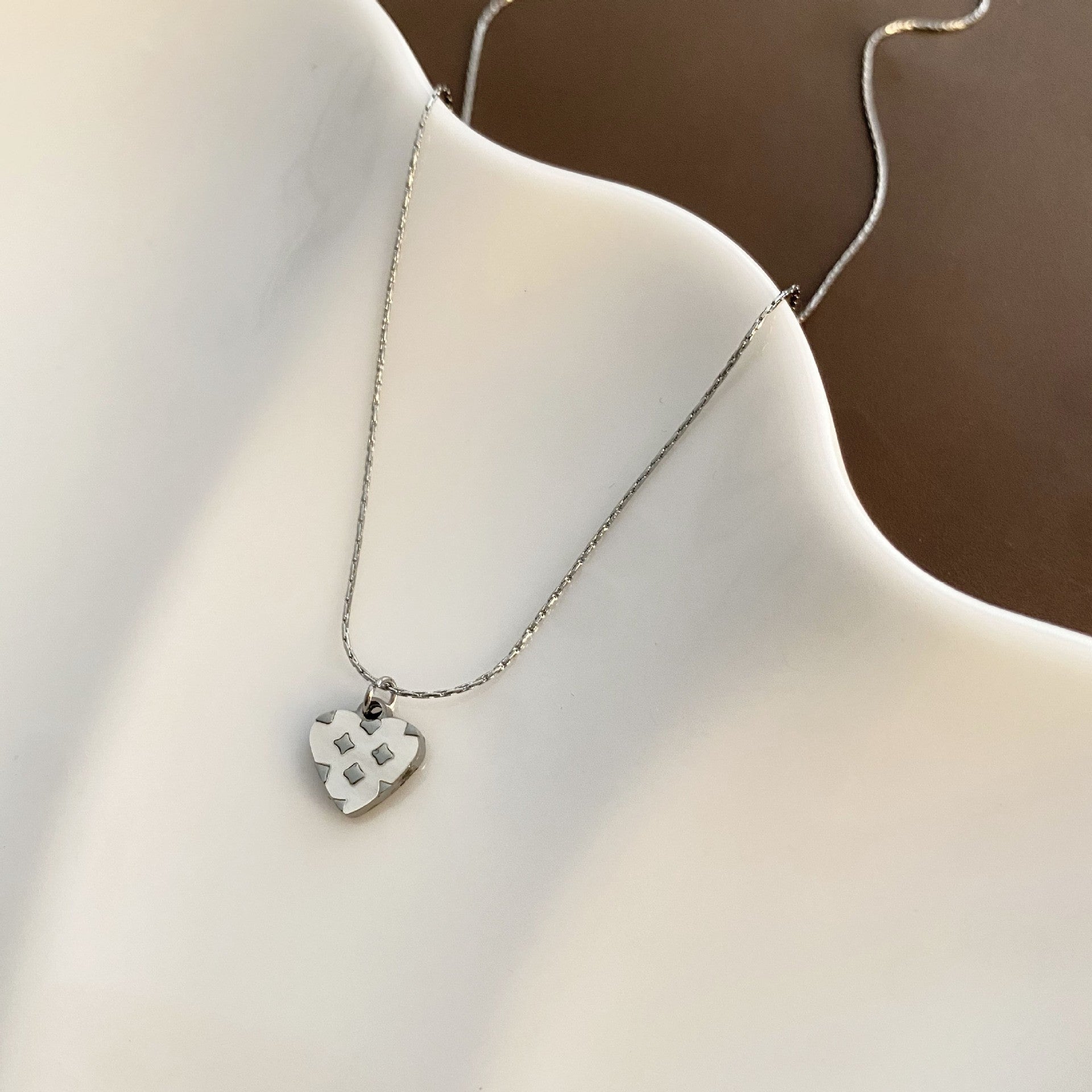 Wholesale Titanium Steel Necklace Letter Love Pendant Snake Bone Chain ACC-NE-Yuxi015