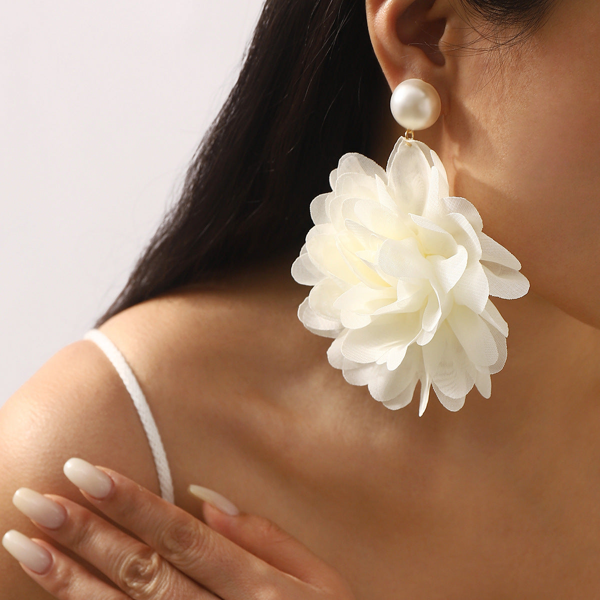 Wholesale  exaggerated pearl big flower earrings