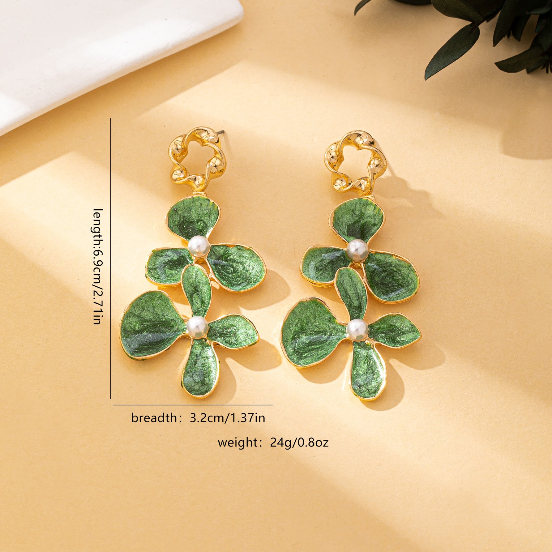 Wholesale Retro Green Floral Drop Earrings Alloy Fashion Accessory For Women Daily Party Vacation