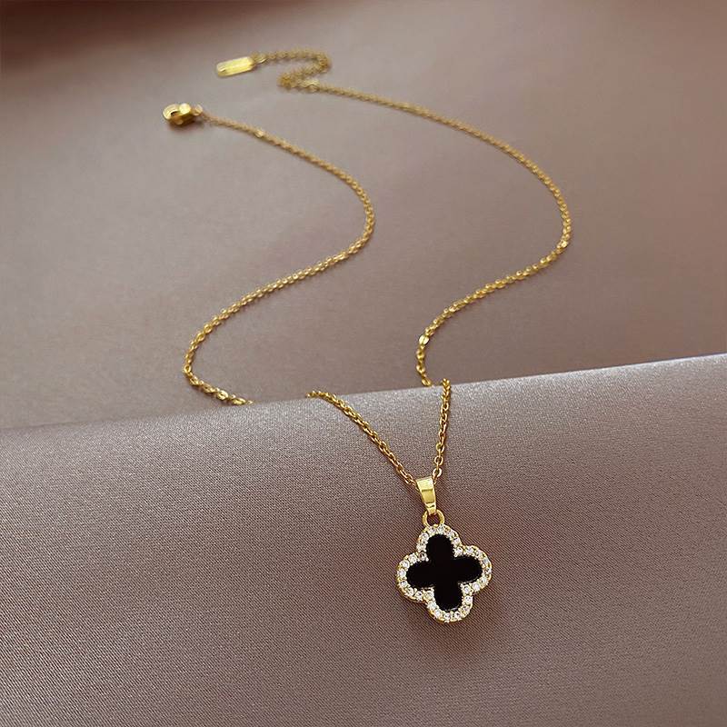 Wholesale Sweet Four-Leaf Flower Clavicle Chain - Titanium Steel,  Non-Fading,  Gemstone Accents - Boutique Resale Jewelry