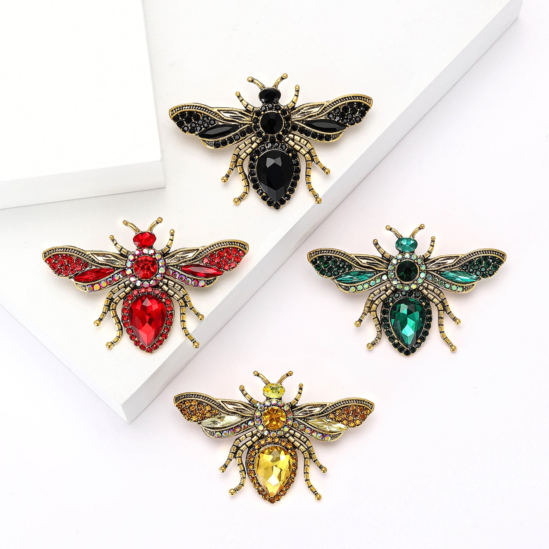 Wholesale Alloy Rhinestone Bee Brooch Pin Chic Unisex Suit Lapel Everyday Accessory