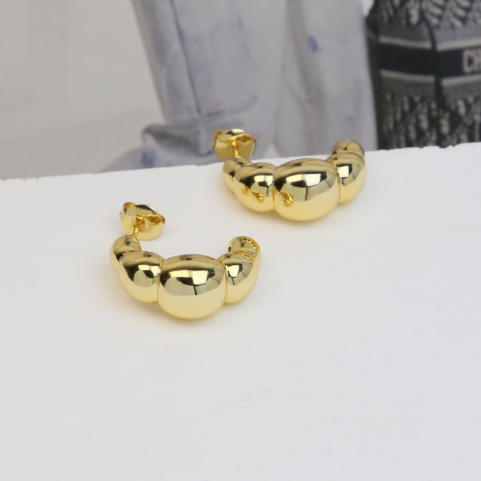 Wholesale  18K gold brass croissant croissant earrings