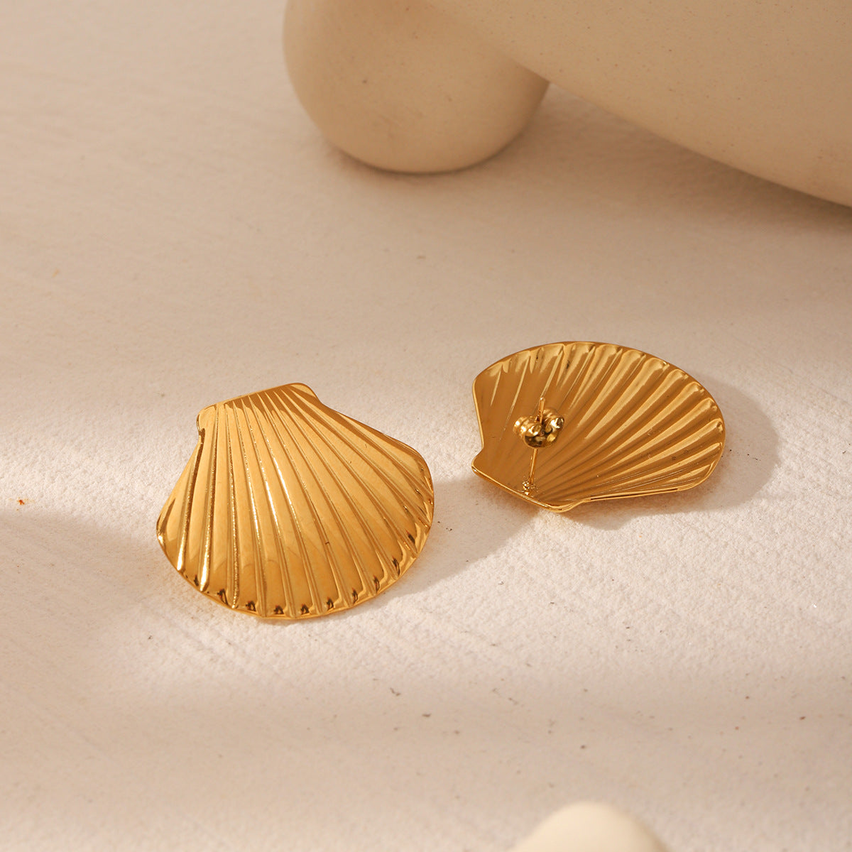 Wholesale marine series shell titanium steel beach style advanced personality earrings