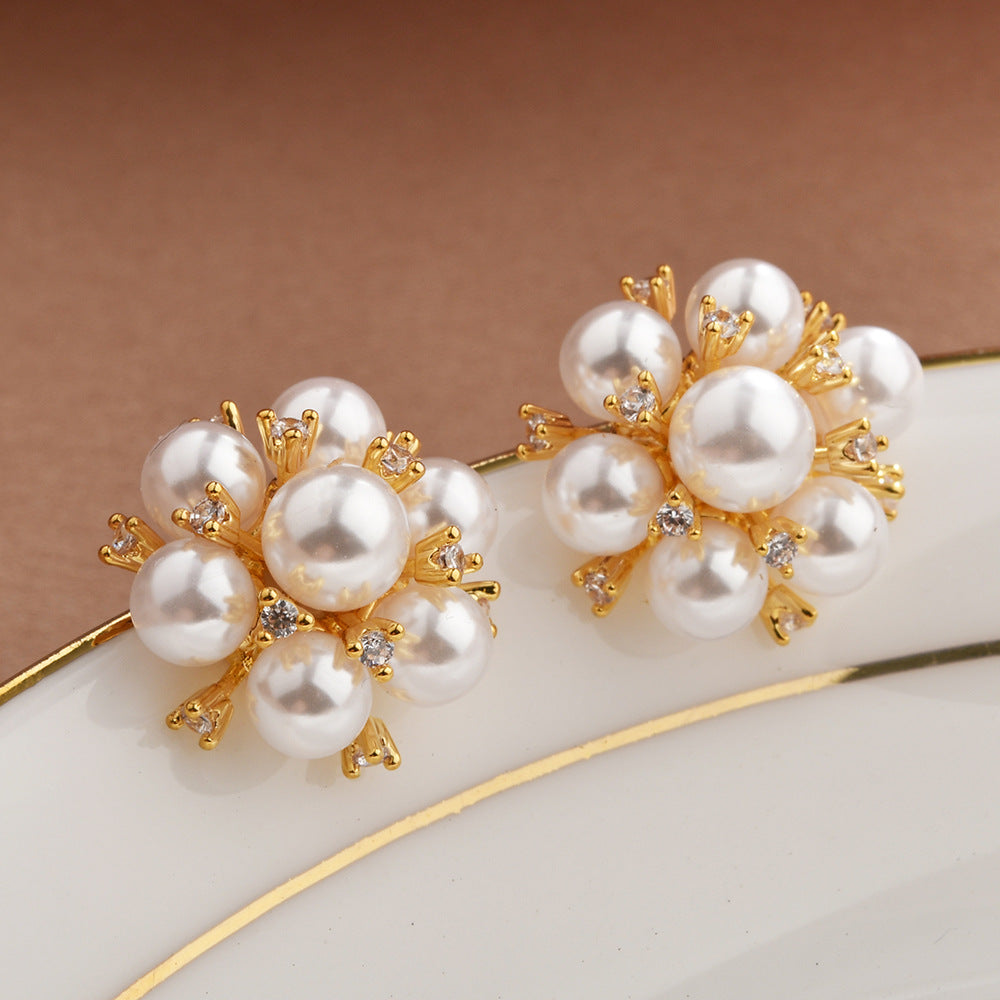 Wholesale  Light Luxury High-end Pearl Flower Elegant Earrings
