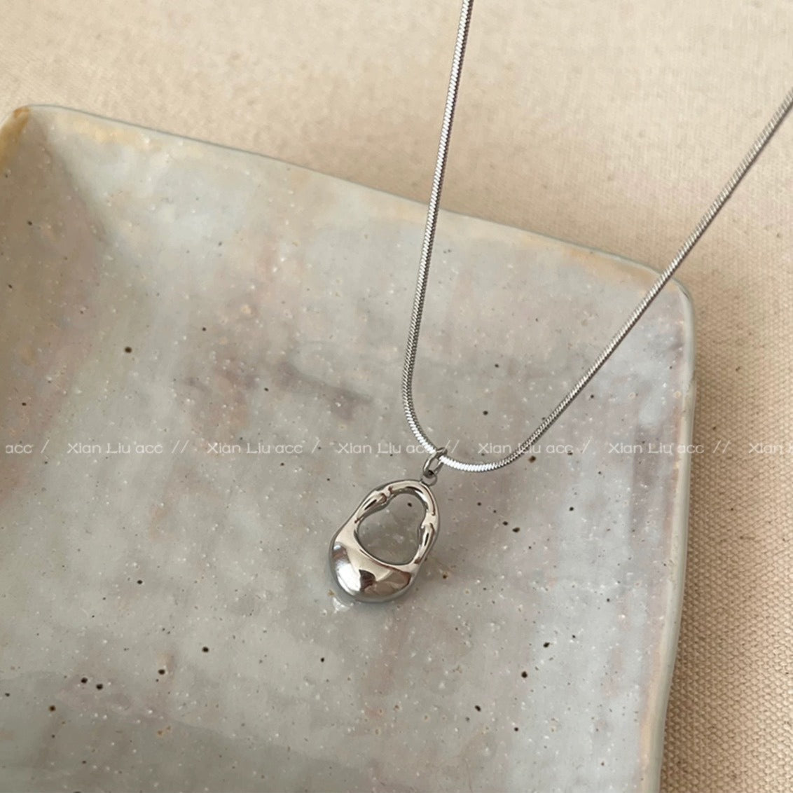 Wholesale Titanium Steel Hollow Water drop metal minimalist necklace