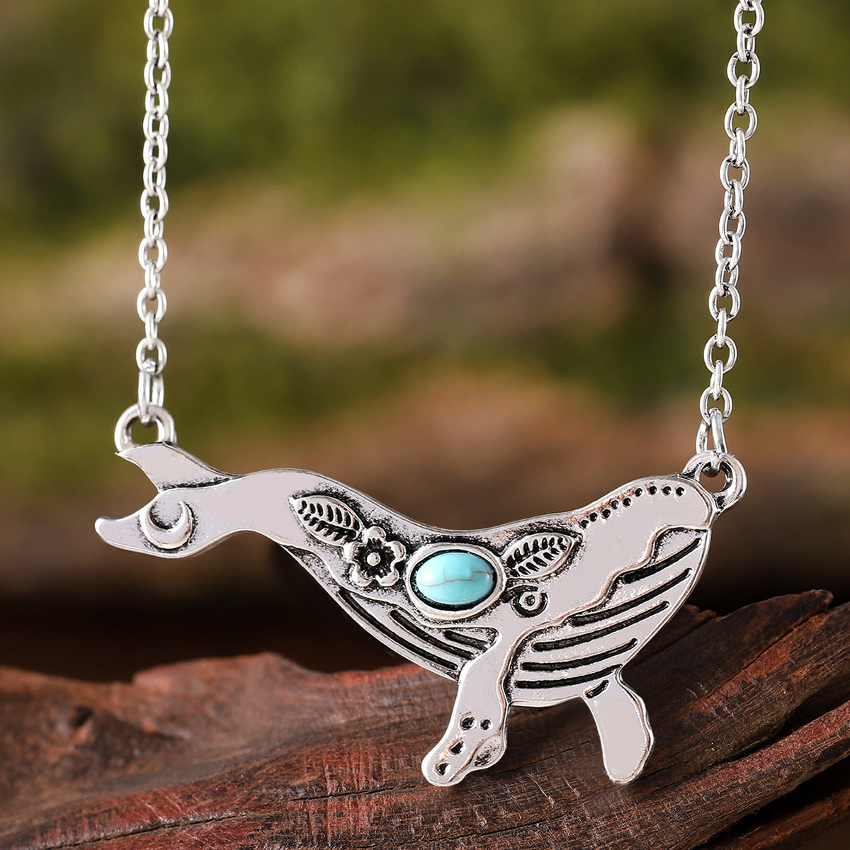 Wholesale Electroplated Zinc Alloy Retro Whale Pendant Necklace Bohemian Fashion Accessory Gift