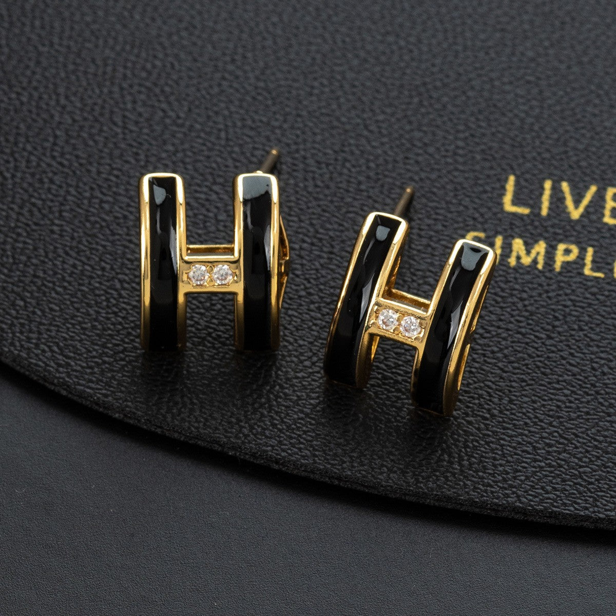 Wholesale Gold Plated Zircon Letter Ear Cuffs For Women Trendy Geometric Shape Chic Everyday Jewelry Accessory Boutique Resale Gift