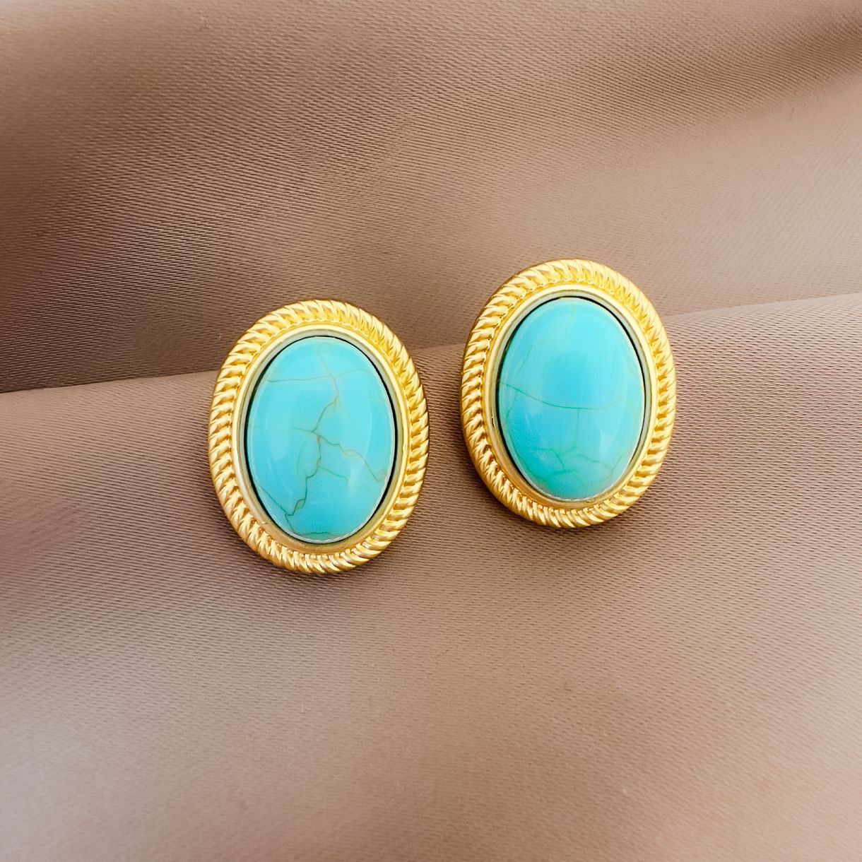 Wholesale Elegant  Sophisticated Four-Leaf Clover Turquoise Stud Earrings