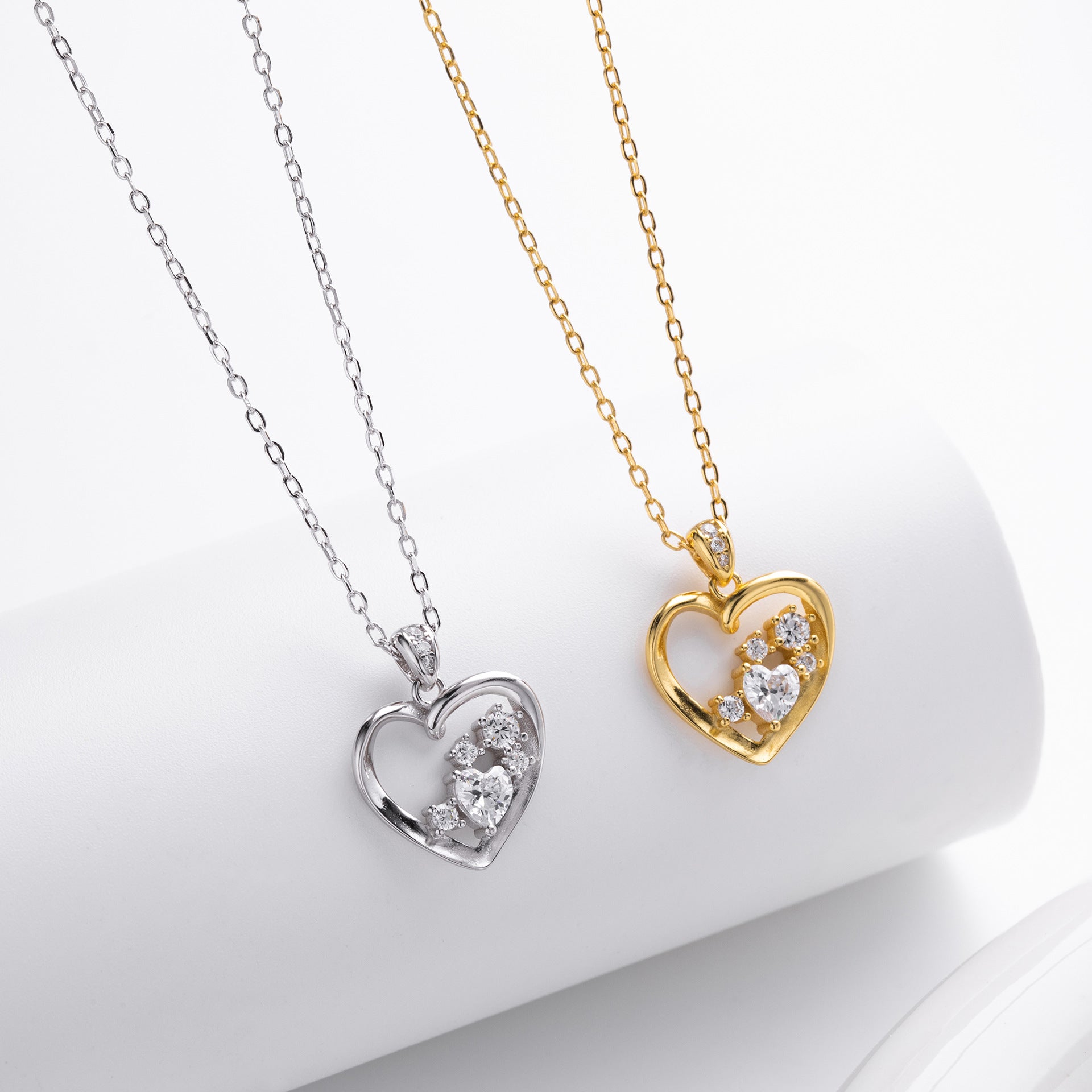 Wholesale S925 Sterling Silver Heart-shaped Light Luxury Clavicle Chain Beautiful Necklace