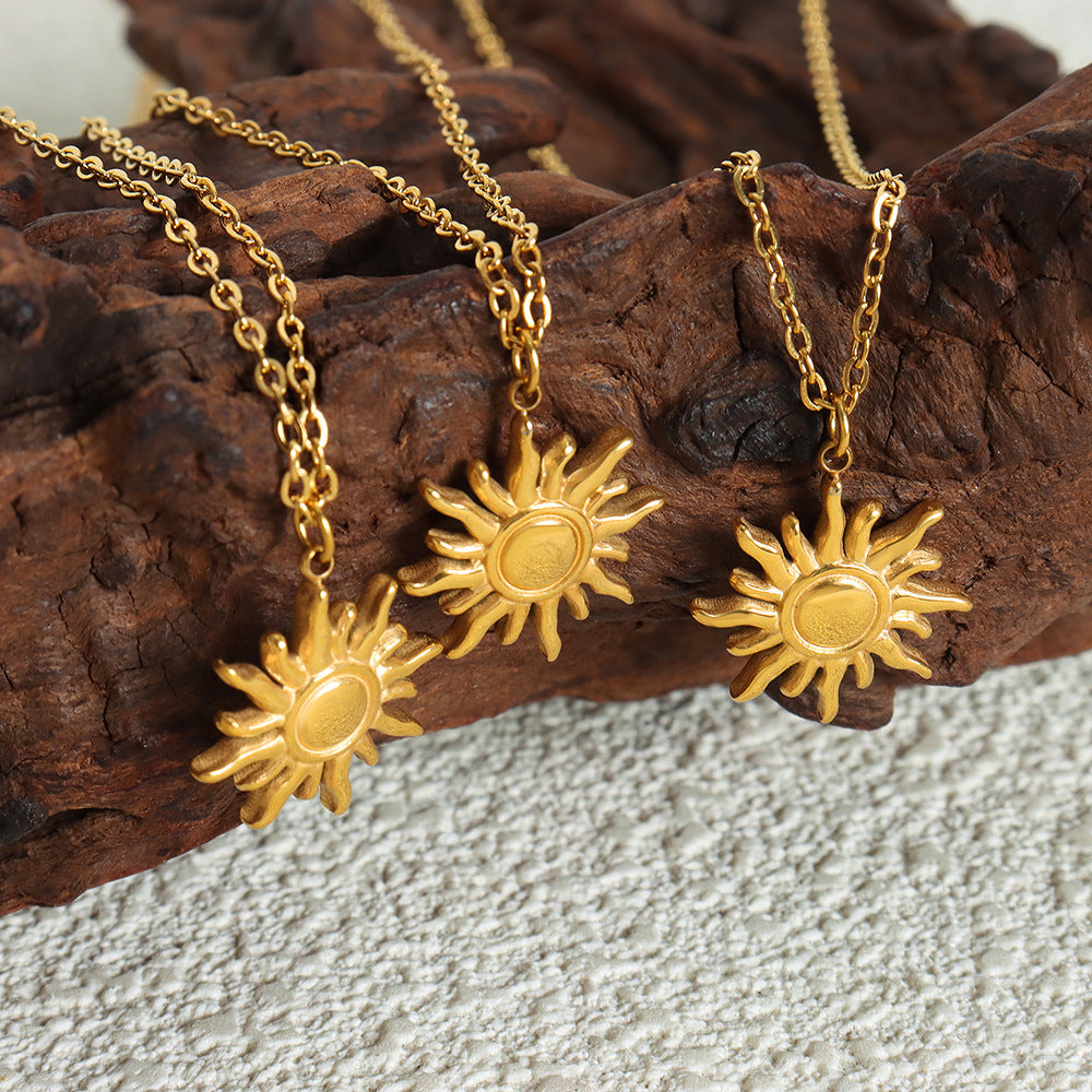 Wholesale  titanium steel gold-plated small sun pendant clavicle chain necklace