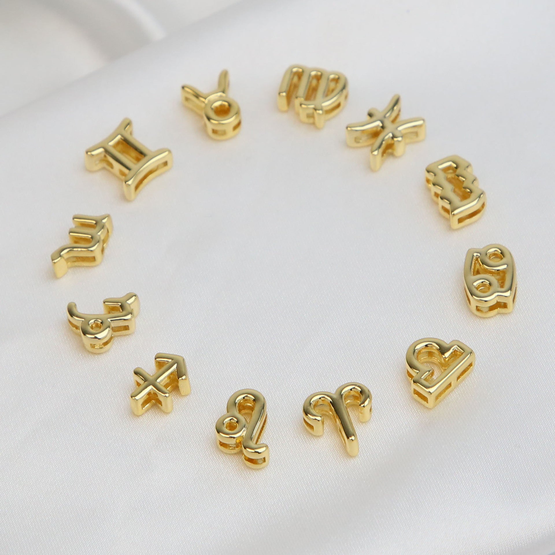 Wholesale 18k Color-preserving Brass Polished Small Bubble December 12 Constellation Pendant Choker Necklaces ACC-NE-BaiYi003