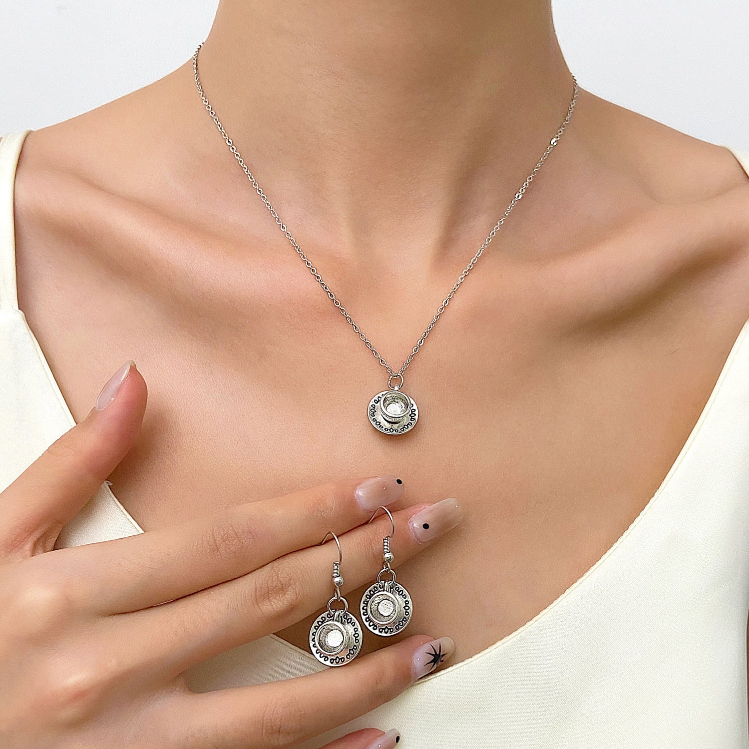 Wholesale Trendy Alloy Jewelry Set - Cup Hot Air Balloon Teeth Earrings and Necklace,  Fashion Accessory for Resale