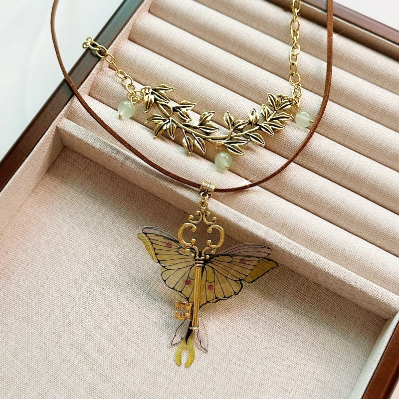 Wholesale Spice Butterfly Key Pendant Necklace Maillard Brown Retro Double-layer Necklace High-grade Leather Clavicle Chain Trendy