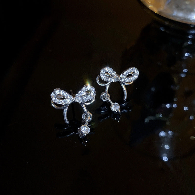 Wholesale electroplated silver needle zircon pearl flower heart earrings