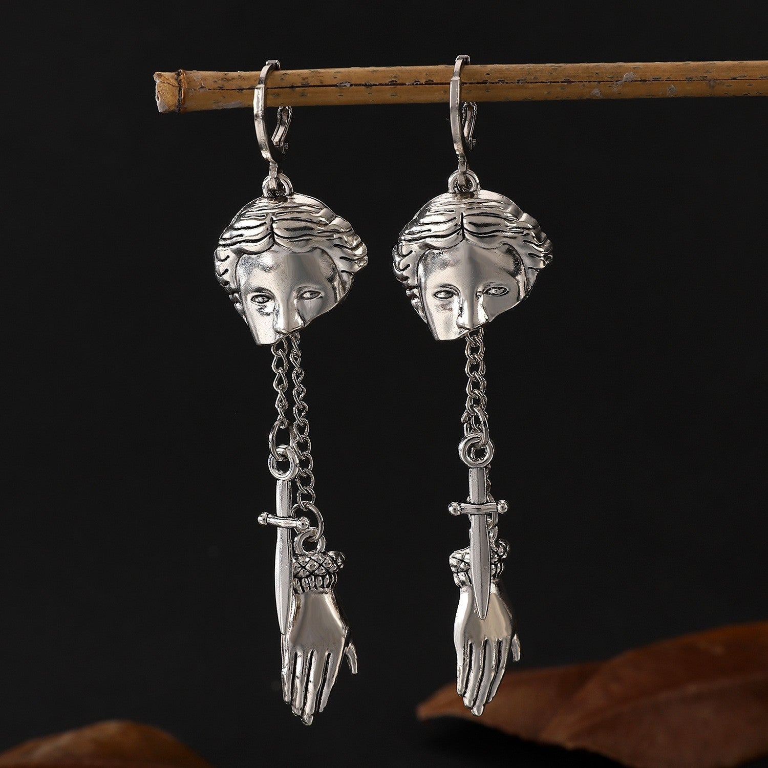 Wholesale Gothic Skull Heart Earrings - Ancient Silver Tone Jewelry Accessory for Party Boutique Resale