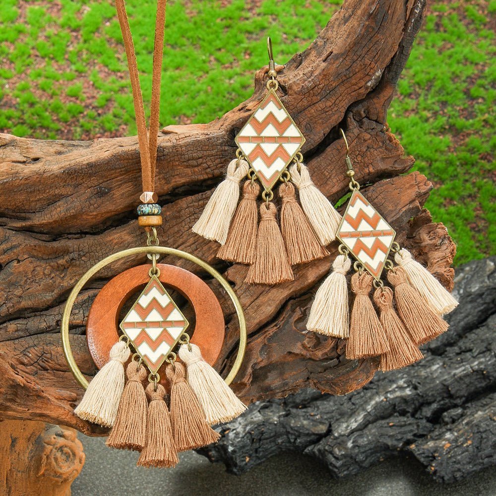 Wholesale Alloy Electroplated Bohemian Jewelry Set Earrings Necklace for Women Fashion Accessory