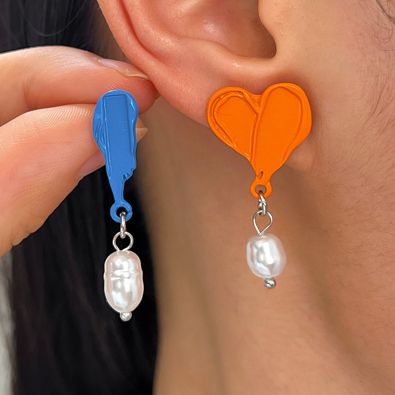 Wholesale Stylish French Vintage Asymmetric Alloy Pearl Earrings Jewelry Accessory Gift For Resale