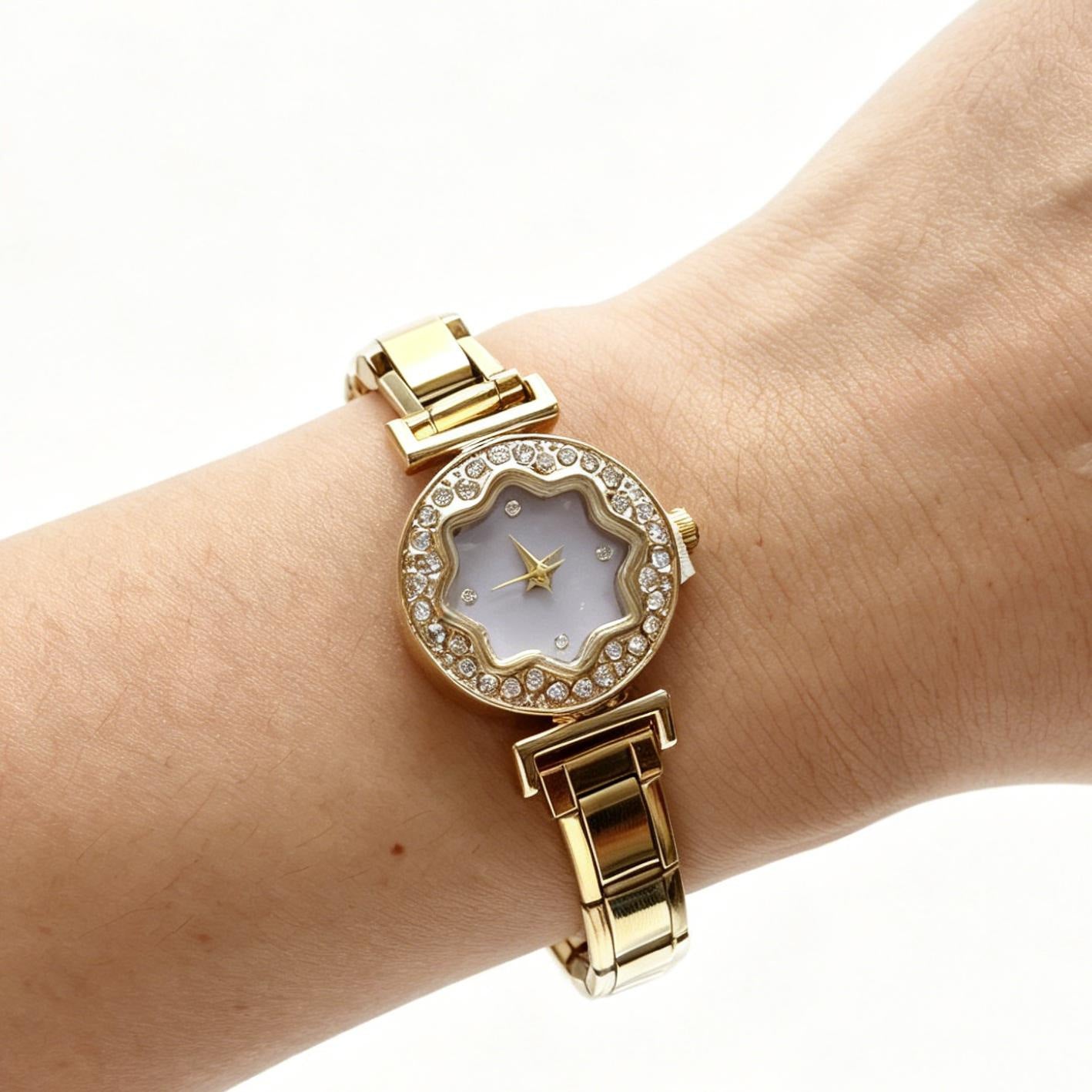 Wholesale Stainless Steel Modular Detachable Women' s Watch,  Flower Diamond Dial Quartz,  Fashion Accessory for Everyday Wear and Boutique Resale