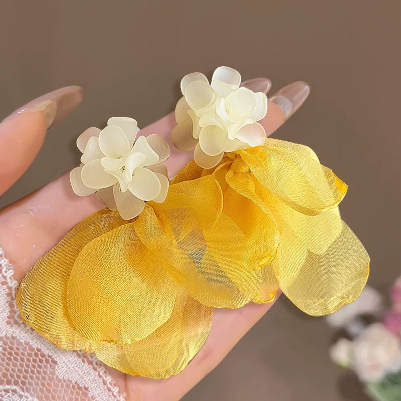 Wholesale Acrylic 3D Hydrangea Flower Earrings Handmade Mesh Petal Studs Fashion Accessory