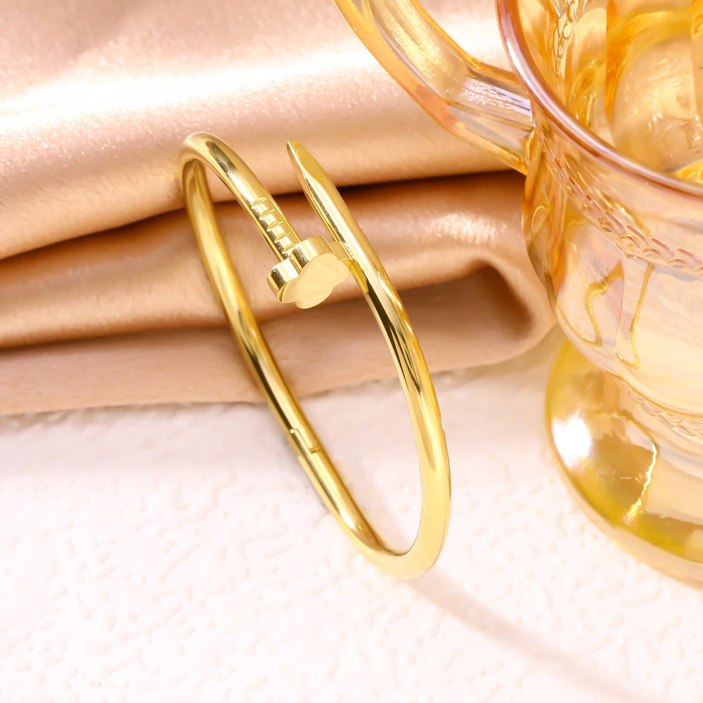 Wholesale  Fashion Popular Titanium Steel Lucky Four-Leaf Clover Bracelet Ring Set Women' s 18K Gold-Plated Nail Bracelet
