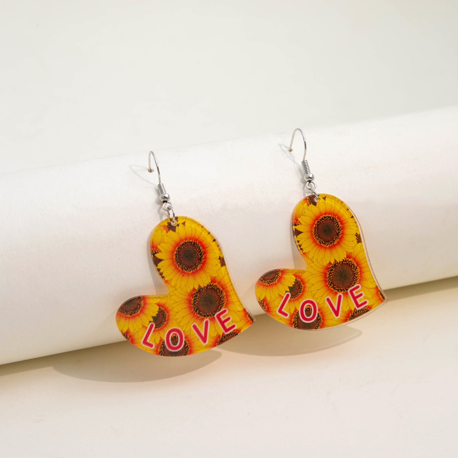 Wholesale  romantic Valentine's Day acrylic creative earrings