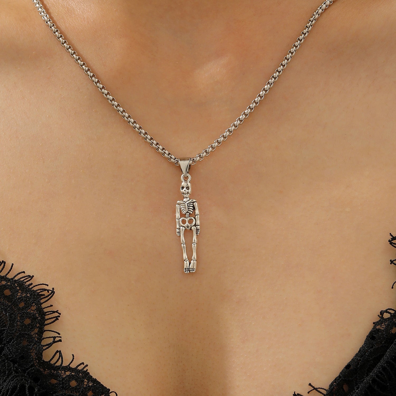 Wholesale  Punk Skull  Web Pendant Necklace,  Zinc Alloy,  Fashion Jewelry Accessory,  Boutique Resale Gift