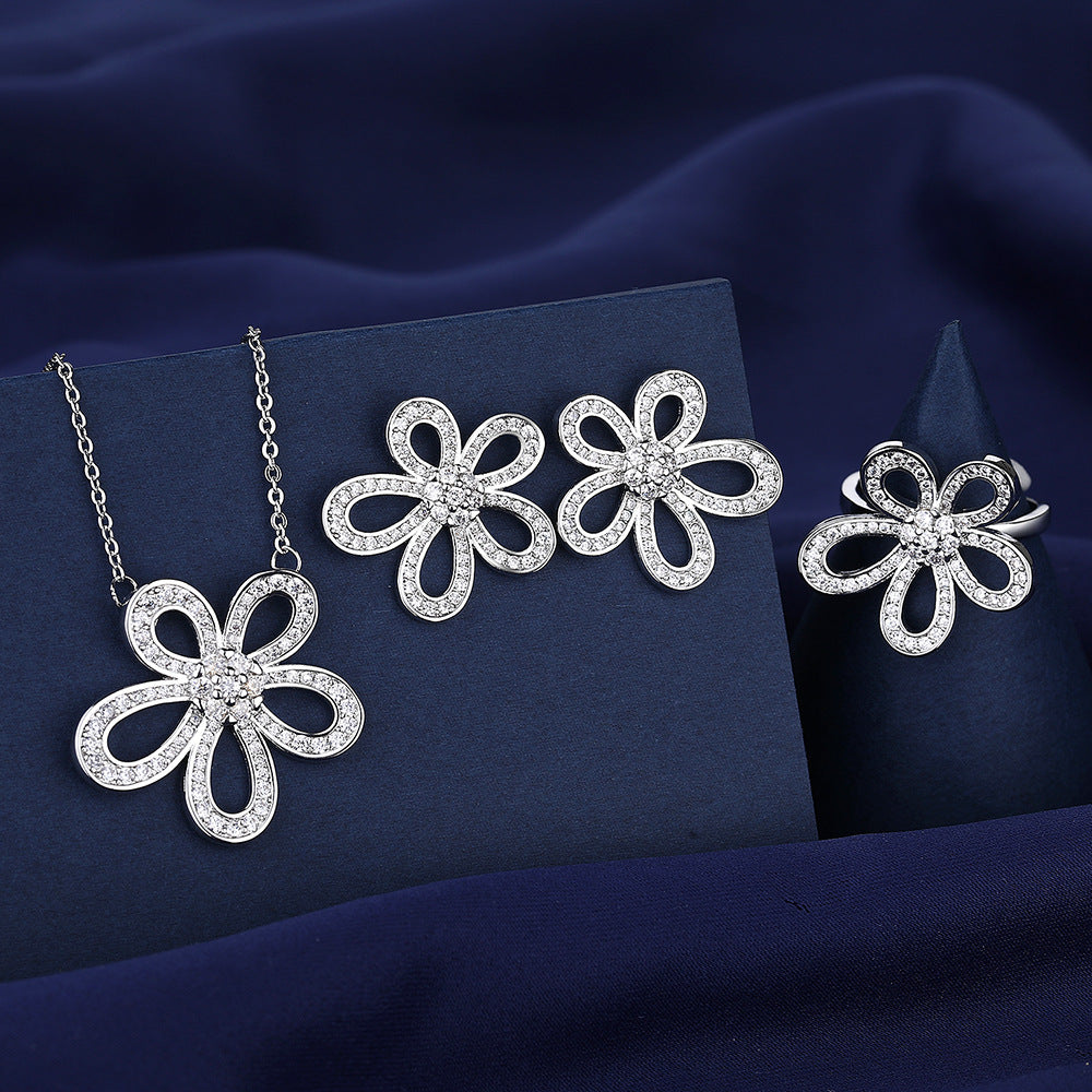 Wholesale five-petal flower three-piece set of luxury diamond ring necklace earrings