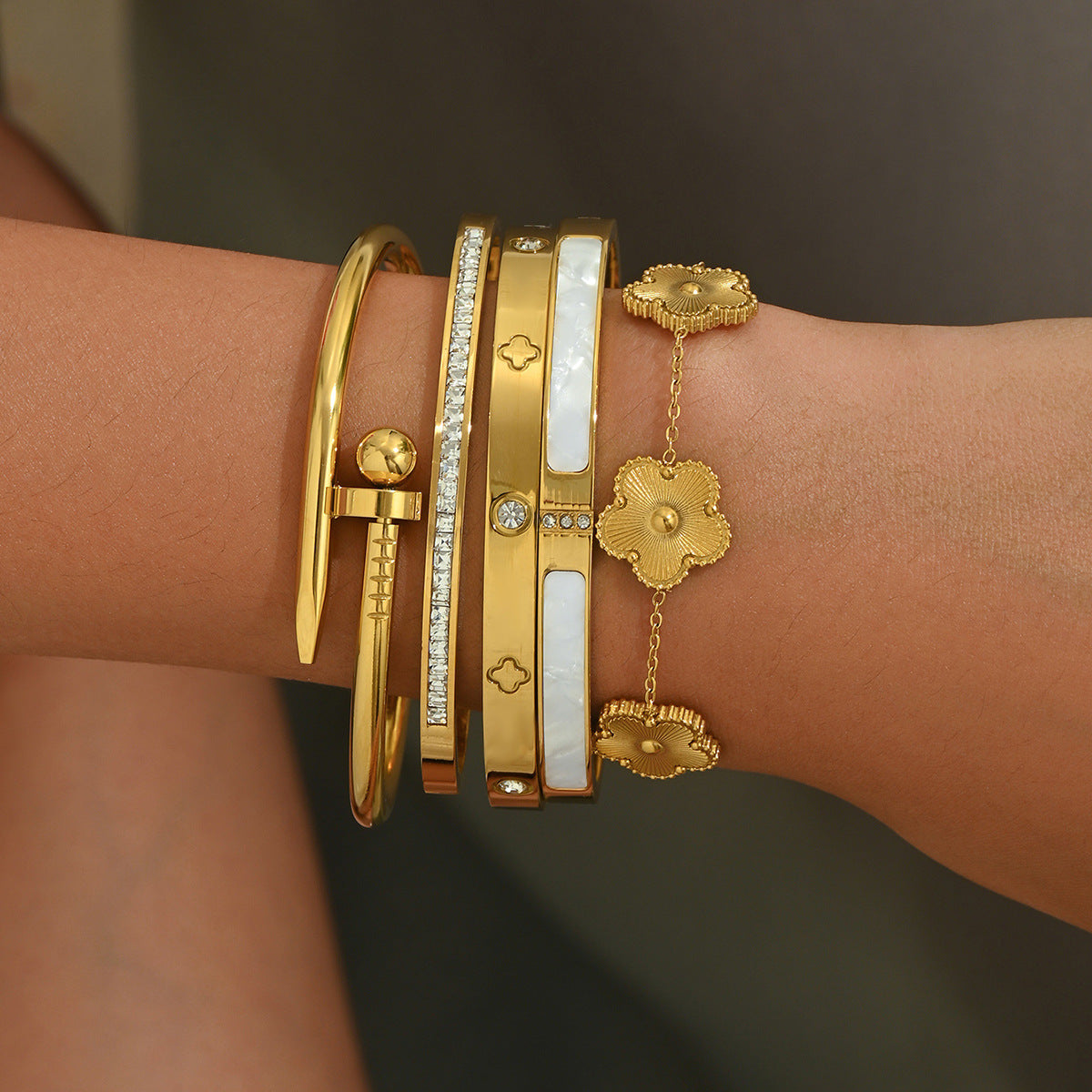 Wholesale Gold Electroplated Titanium Steel Four-Leaf Clover Bracelet Set – Fashion Accessory Gift