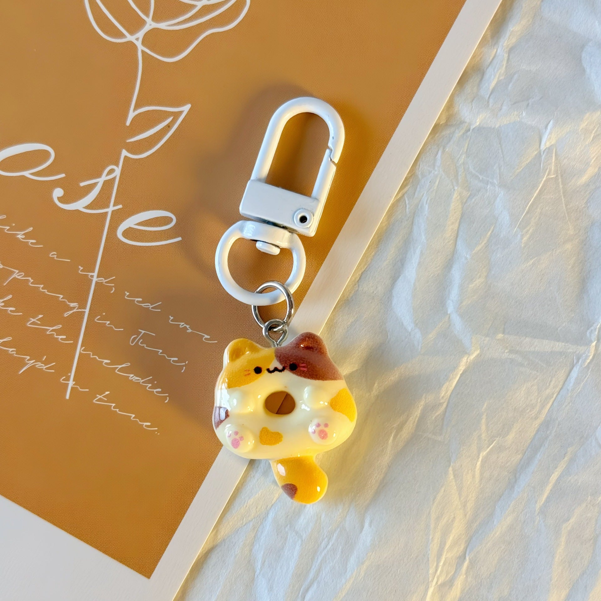 Wholesale Cartoon Cat Donut Keychain Resin Boutique Resale