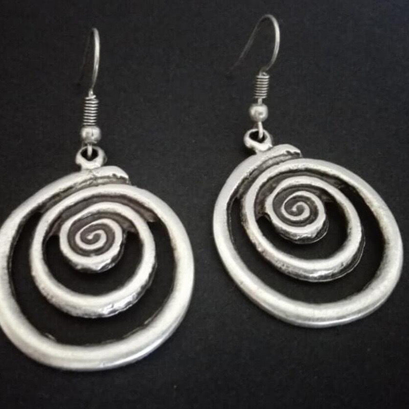 Wholesale  retro geometric spiral old metal earrings