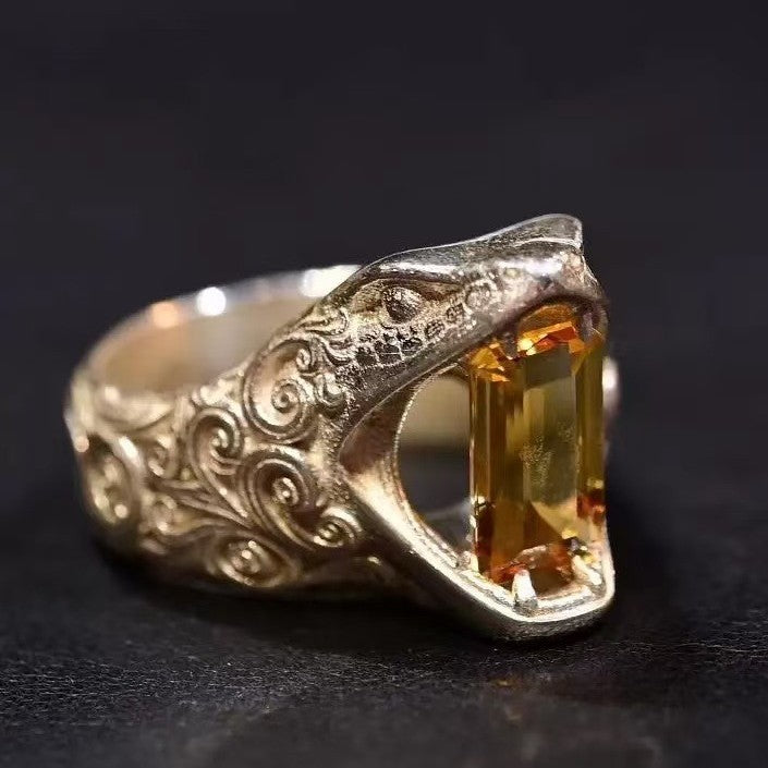 Wholesale Vintage Snake Engraved Ring Faux Citrine Men' s Fashion Accessory