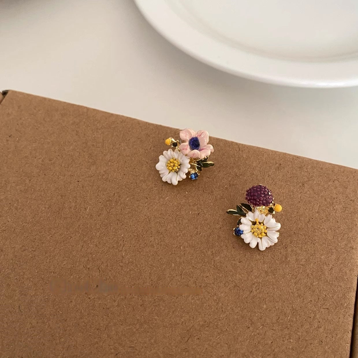 Wholesale retro enamel flower earrings