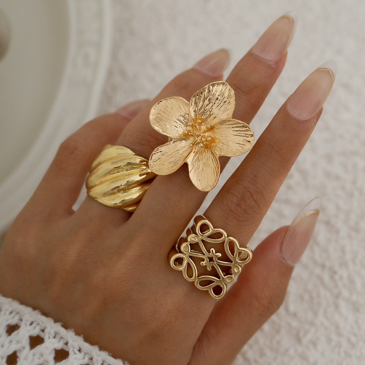 Wholesale Five-leaf flower alloy ring set