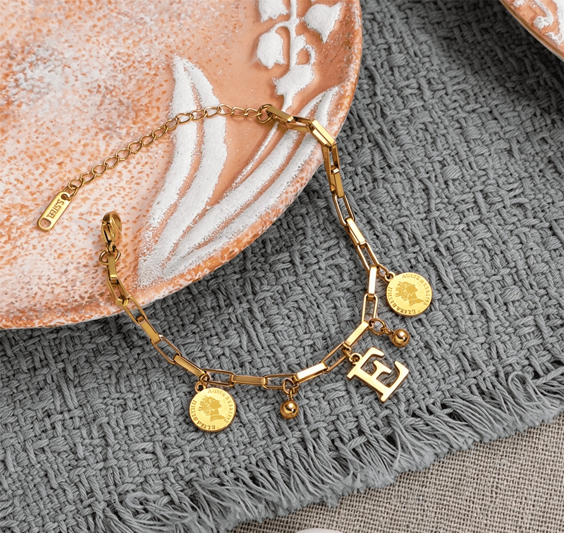 Wholesale Titanium Steel Gold Plated Letter Design Bracelet - Chic Fashion Accessory for Everyday Wear