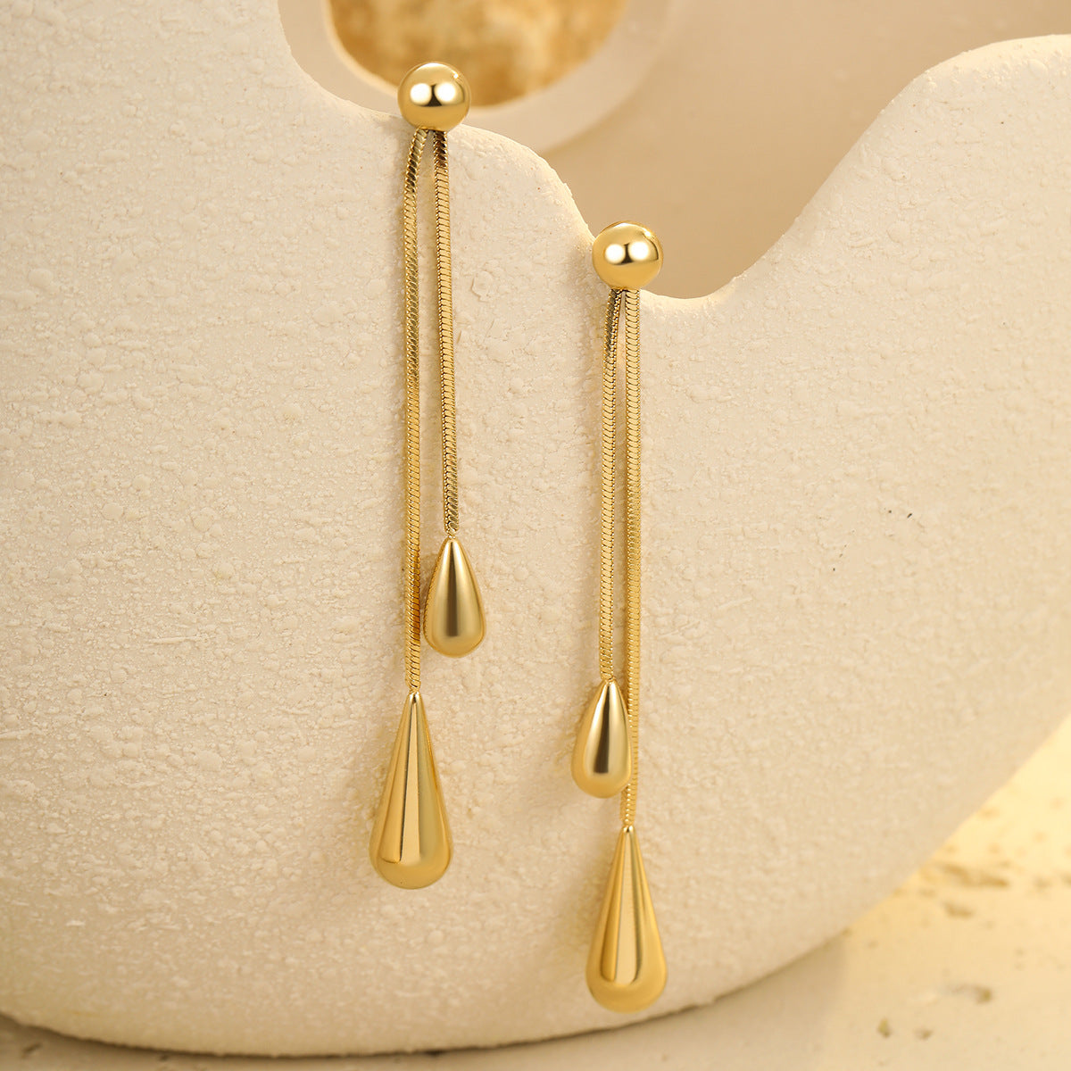 Wholesale Retro  Metal Earrings Stainless Steel  Drop-shaped Earrings