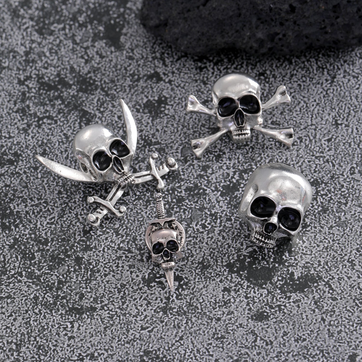 Wholesale Zinc Alloy Electroplated Skull Brooch  Unisex Gift for Resale