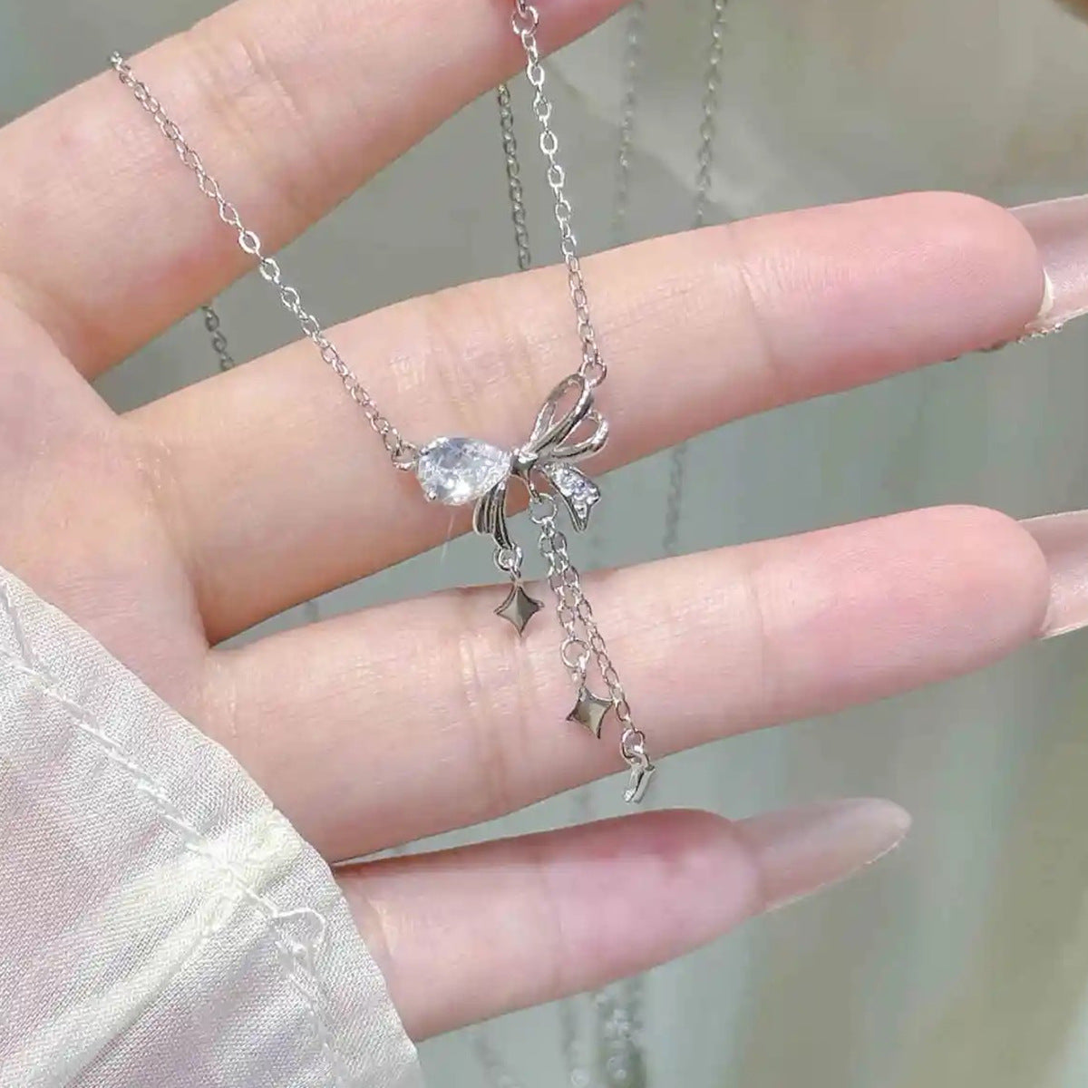 Wholesale Light Luxury Gold Mini Dress Necklace