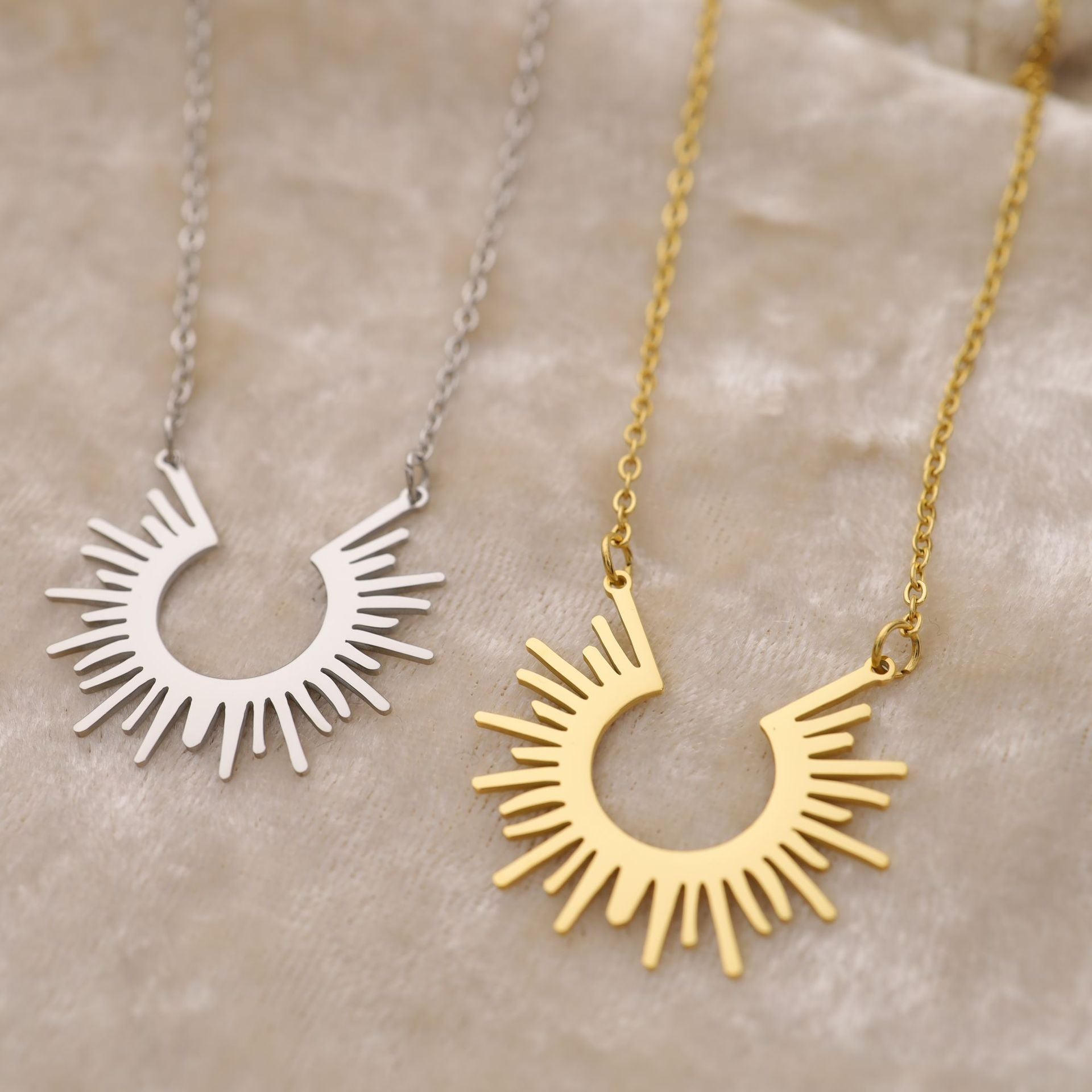 Wholesale Simple Sunflower 18K Titanium Steel Women's Short Necklace