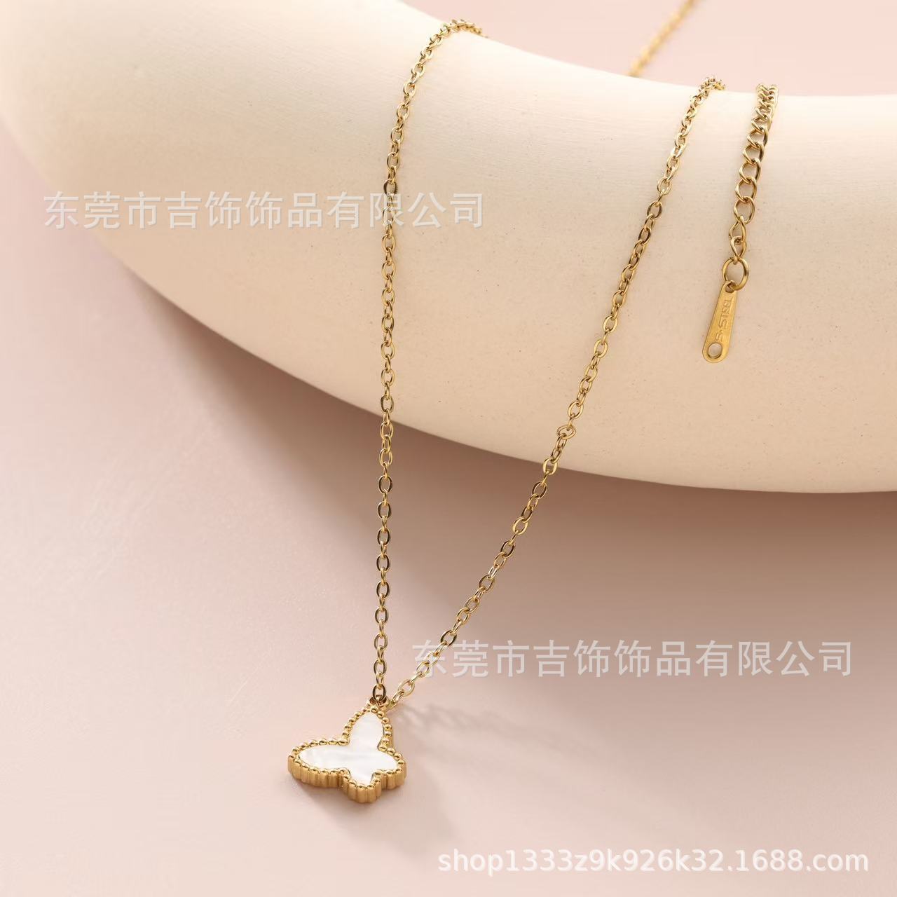 Wholesale Titanium Steel  Double-sided Butterfly Necklace Plated 18k Gold Clavicle Chain