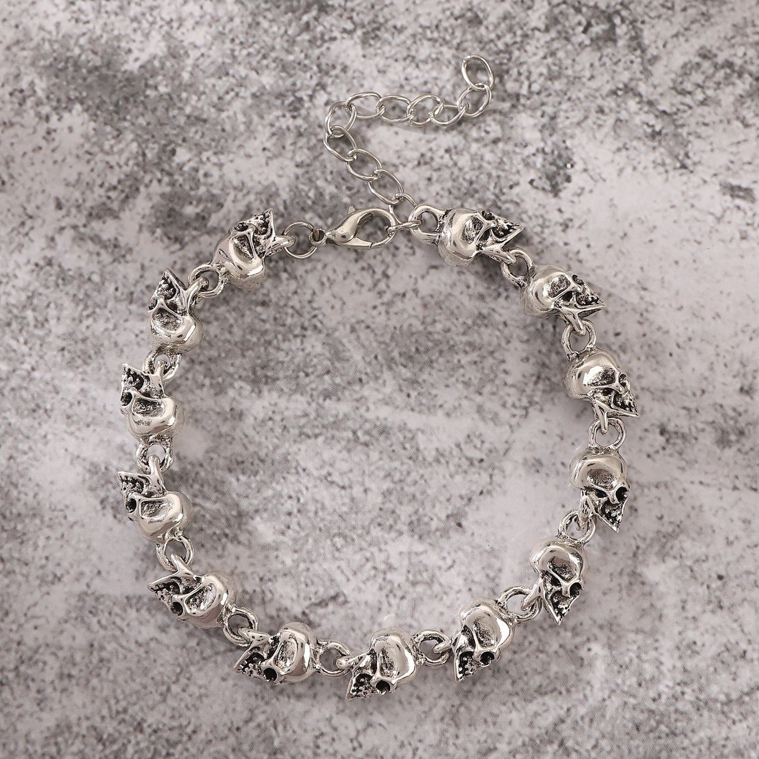 Wholesale Alloy vintage skull bracelet