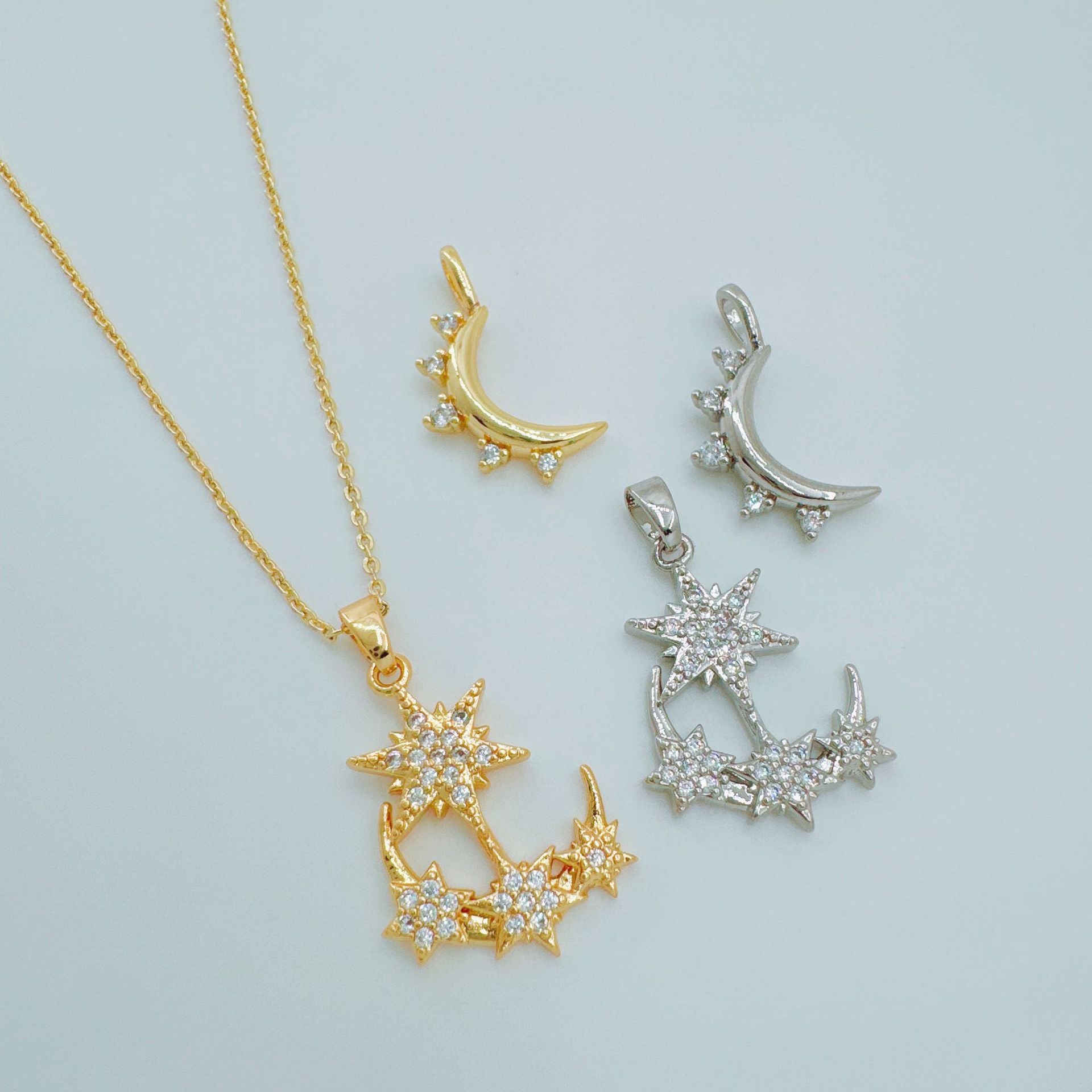 Wholesale Moon Necklace European Style Gold Plated Copper Pendant Fashion Jewelry Accessory Boutique Gift
