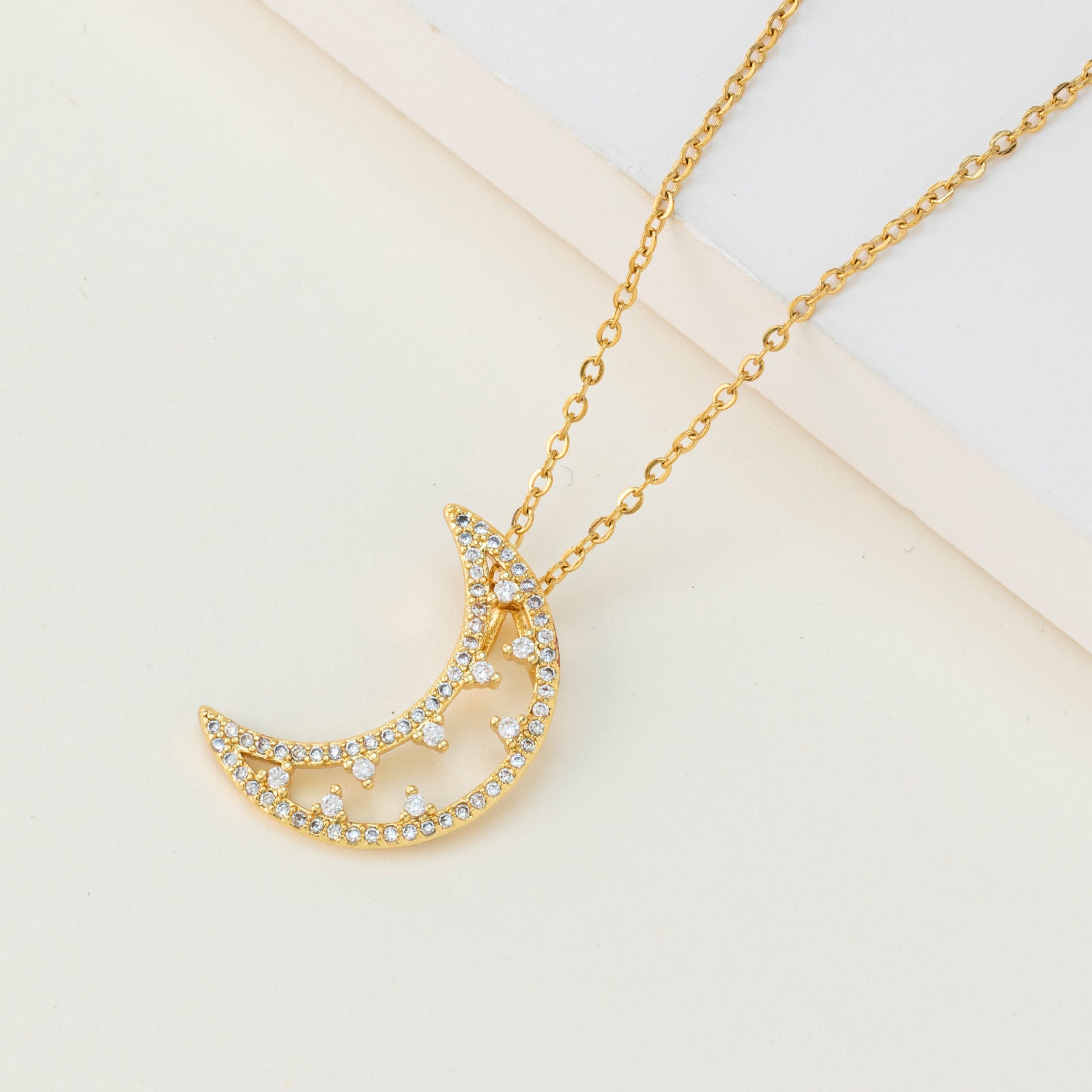 Wholesale diamond moon hollow light luxury clavicle necklace