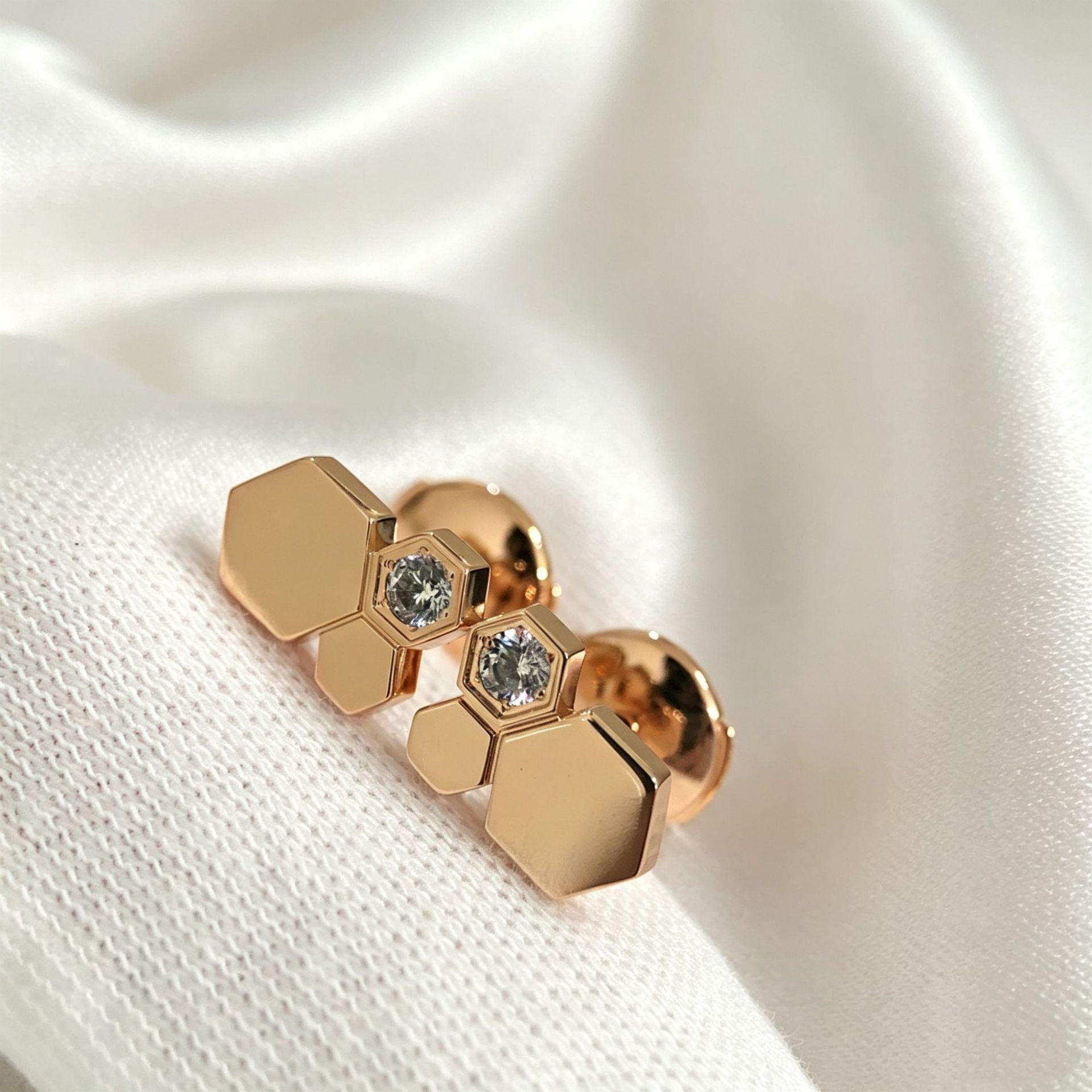 Wholesale Stylish Honeycomb Love Nest Earrings for Women,  Rose Gold Plated Stainless Steel with Sparkling Accents,  Party Wear Jewelry Accessory